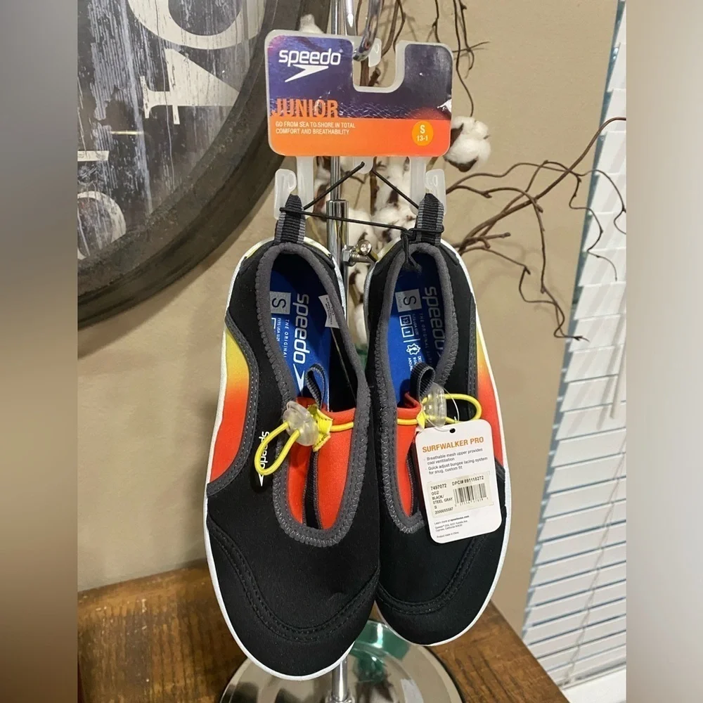 Speedo Surfwalker Pro Boys Water Shoes, size 13-1, new!